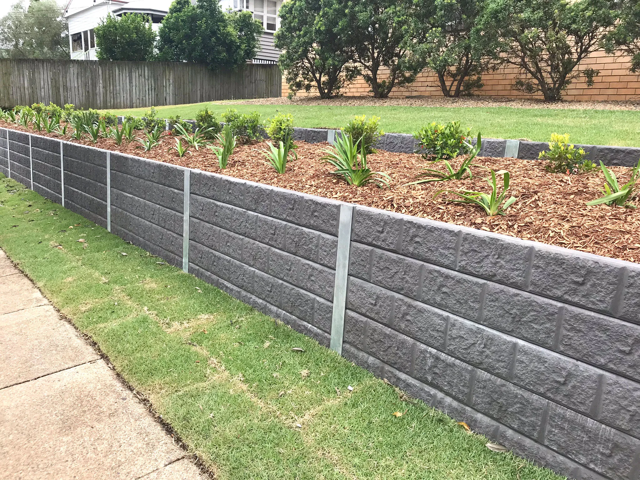 Finished boundary retaining wall