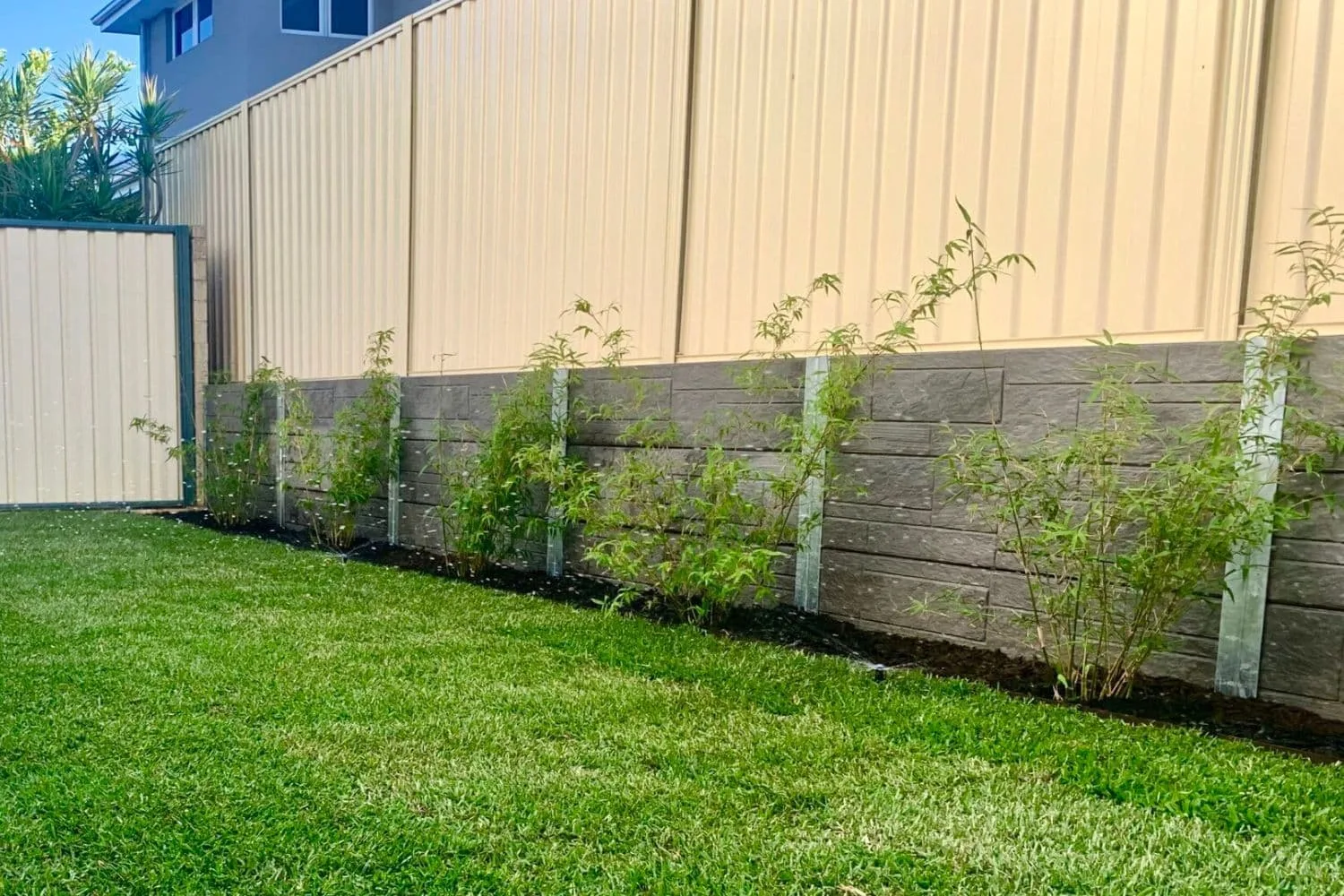 Finished retaining wall in Clyde